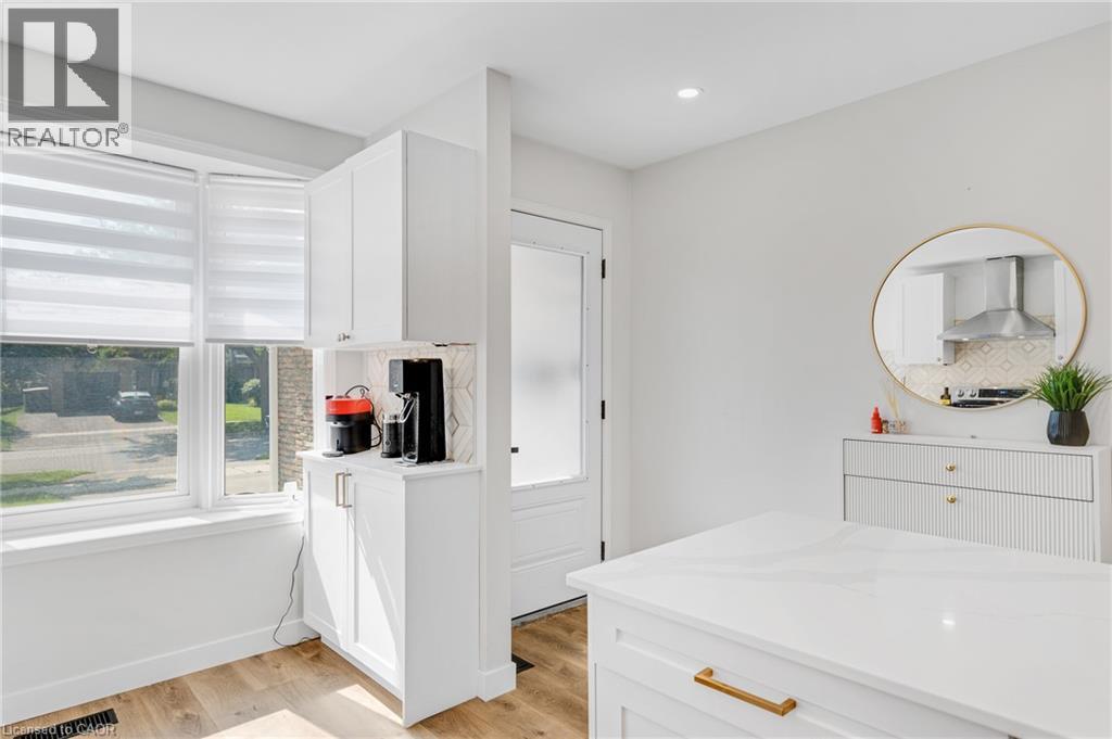 2265 Middlesmoor Crescent, Burlington, ON - Indoor Photo Showing Other Room