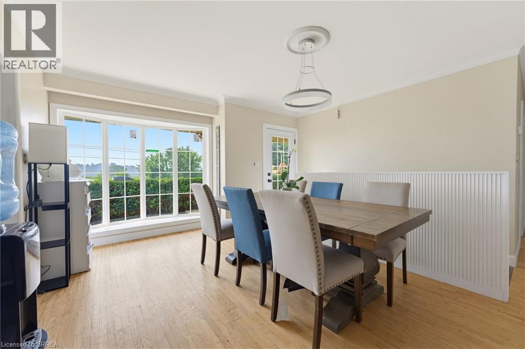70 River Road, Brantford, ON - Indoor Photo Showing Dining Room