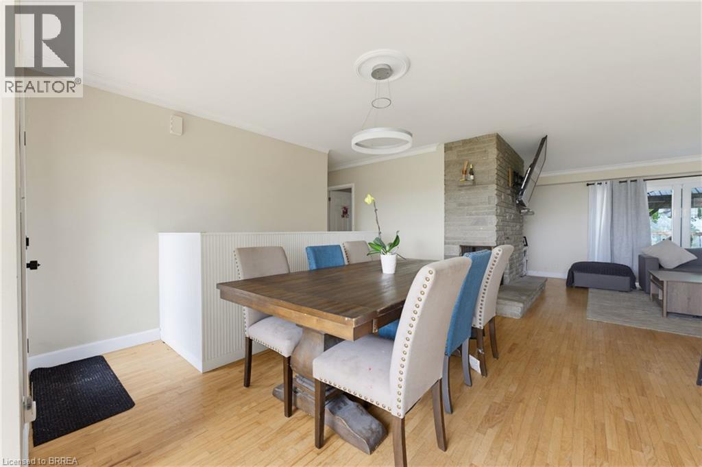70 River Road, Brantford, ON - Indoor Photo Showing Dining Room