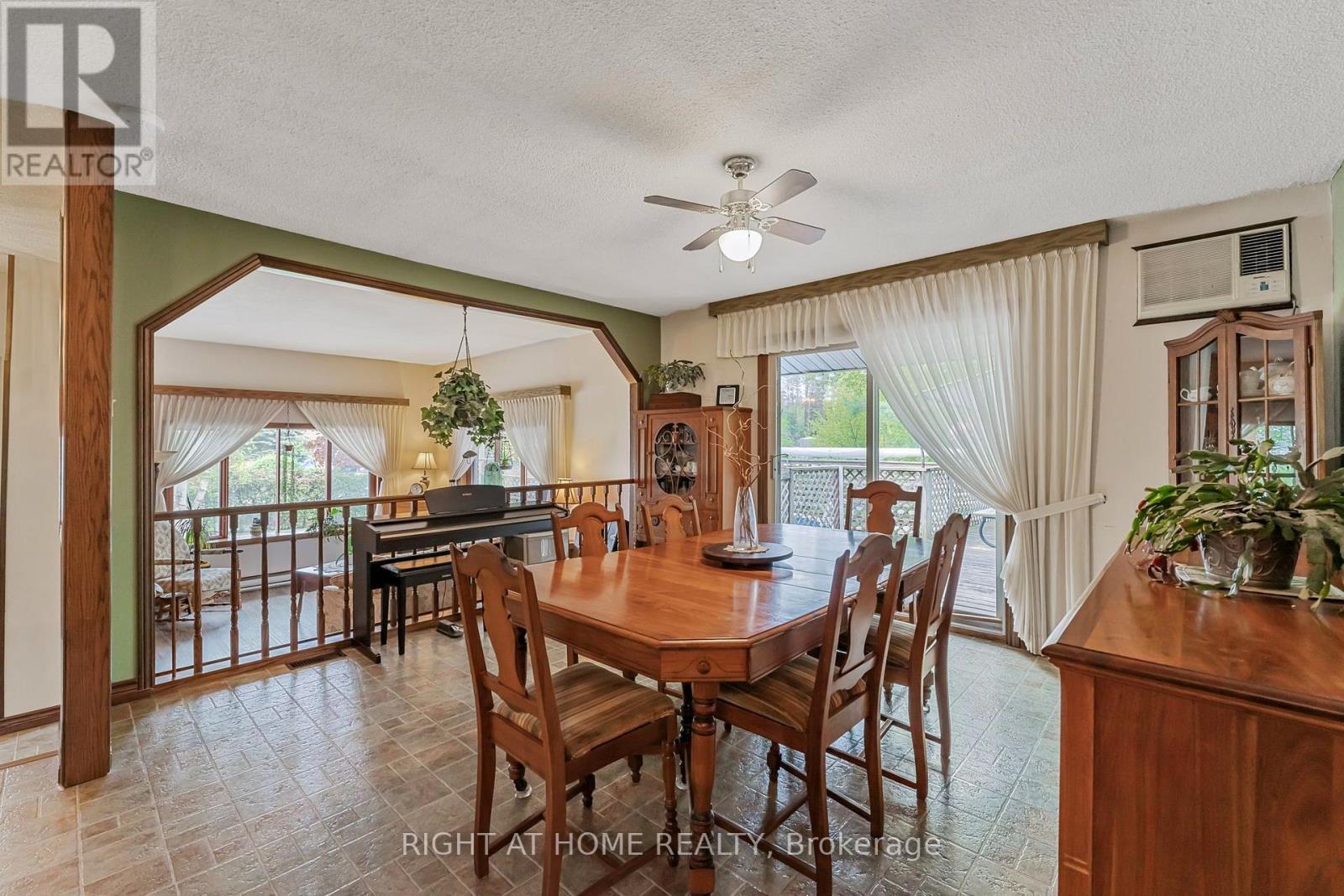 3500 Baldwick Lane, Springwater, ON - Indoor Photo Showing Dining Room