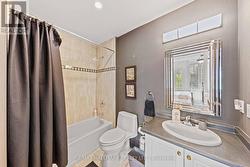 4-Piece Ensuite Bathroom On Upper Level (2 Doors) - 