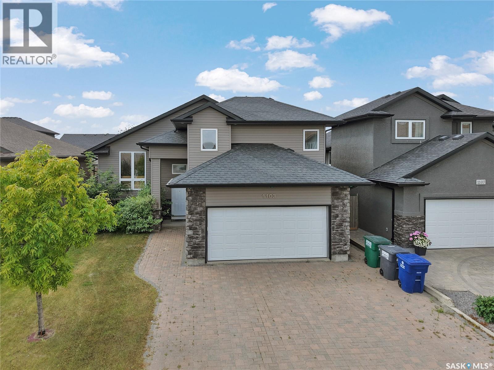 1103 Muzyka Road, Saskatoon, SK - Outdoor With Facade