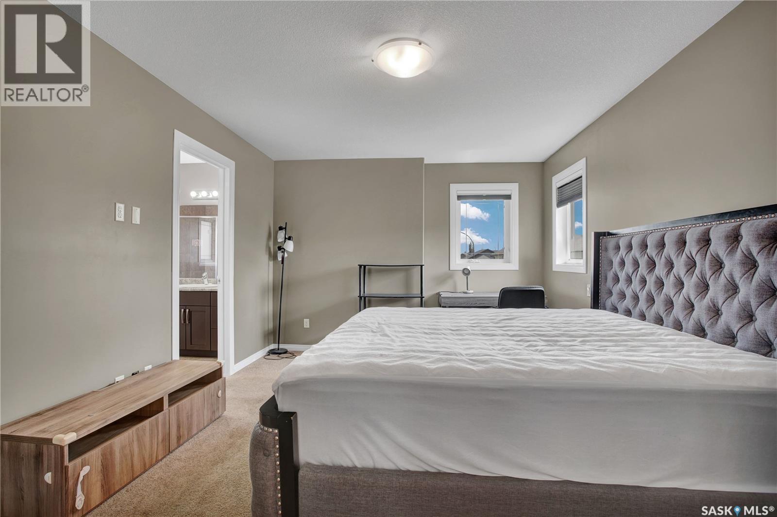 1103 Muzyka Road, Saskatoon, SK - Indoor Photo Showing Bedroom
