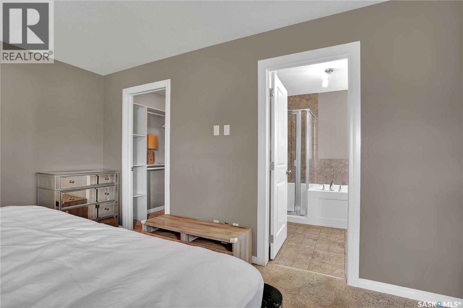 1103 Muzyka Road, Saskatoon, SK - Indoor Photo Showing Bedroom