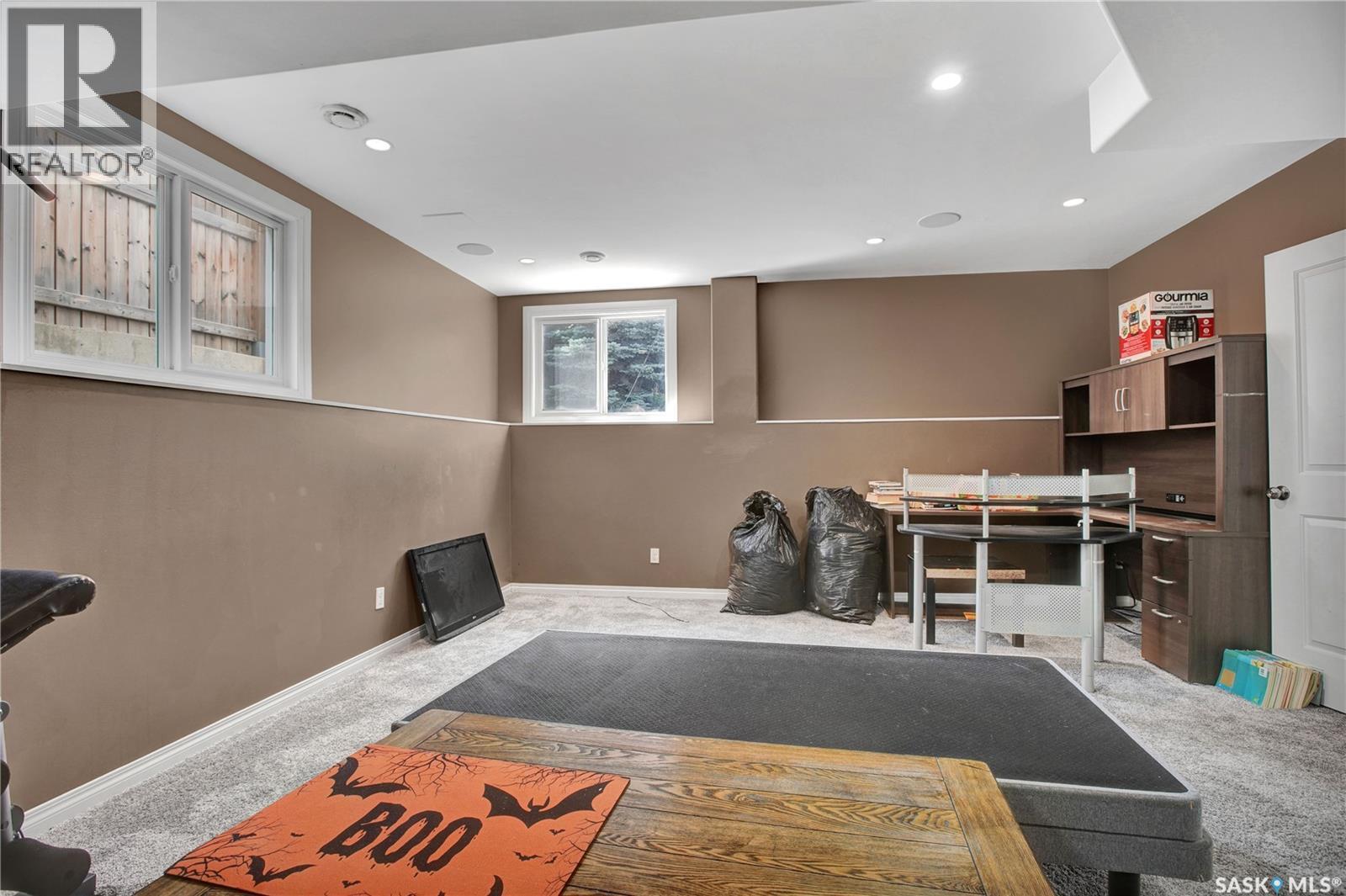 1103 Muzyka Road, Saskatoon, SK - Indoor Photo Showing Other Room