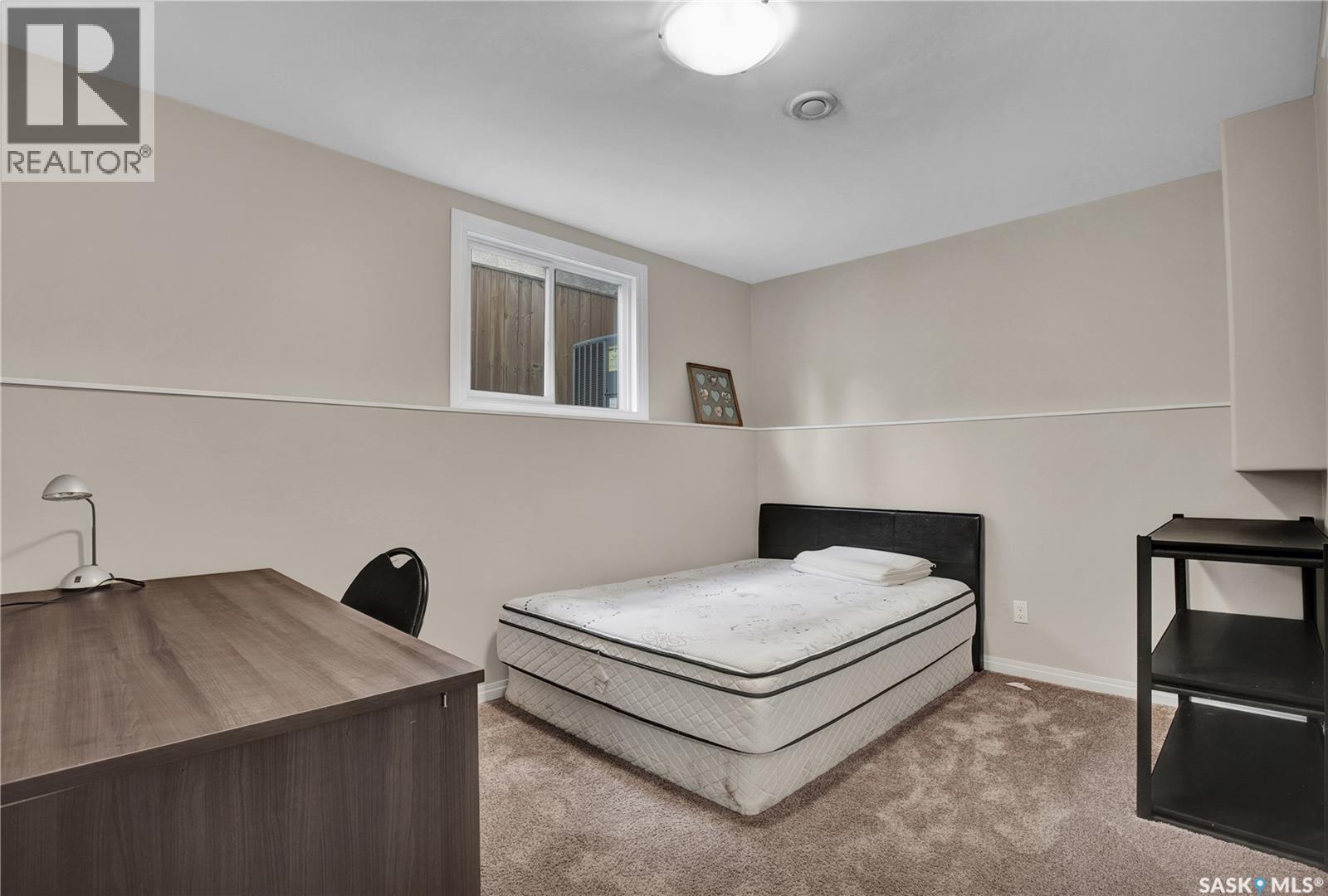 1103 Muzyka Road, Saskatoon, SK - Indoor Photo Showing Bedroom