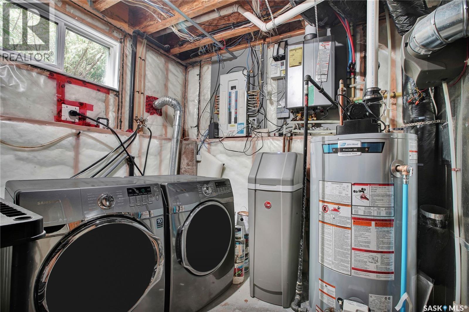 1103 Muzyka Road, Saskatoon, SK - Indoor Photo Showing Laundry Room