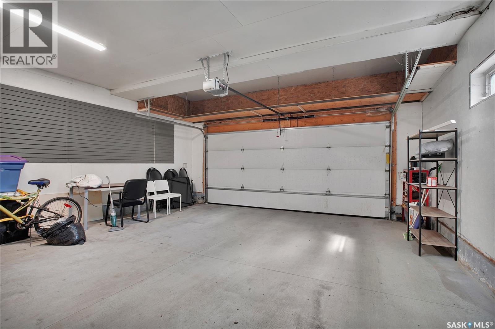 1103 Muzyka Road, Saskatoon, SK - Indoor Photo Showing Garage