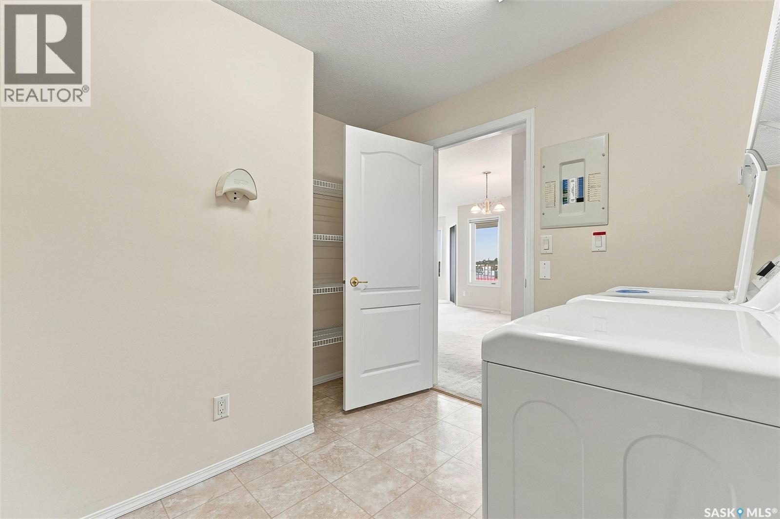 304 6 Lorne Place, Regina, SK - Indoor Photo Showing Laundry Room
