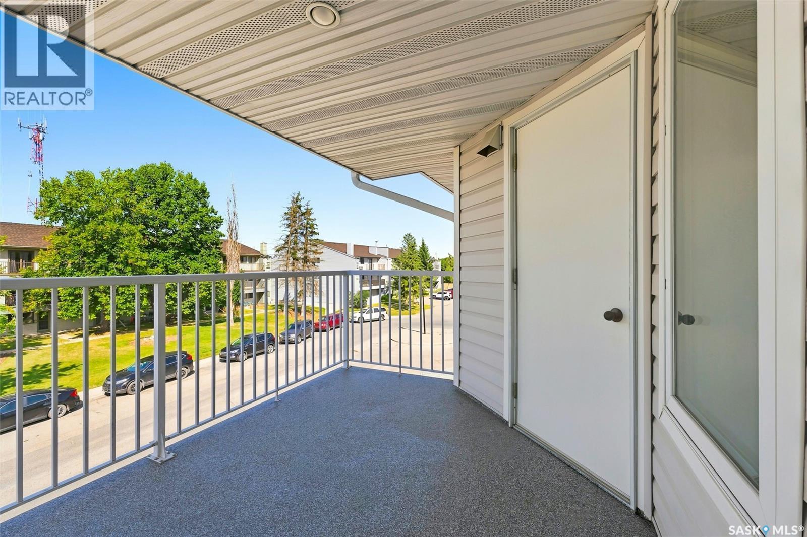 304 6 Lorne Place, Regina, SK - Outdoor With Exterior