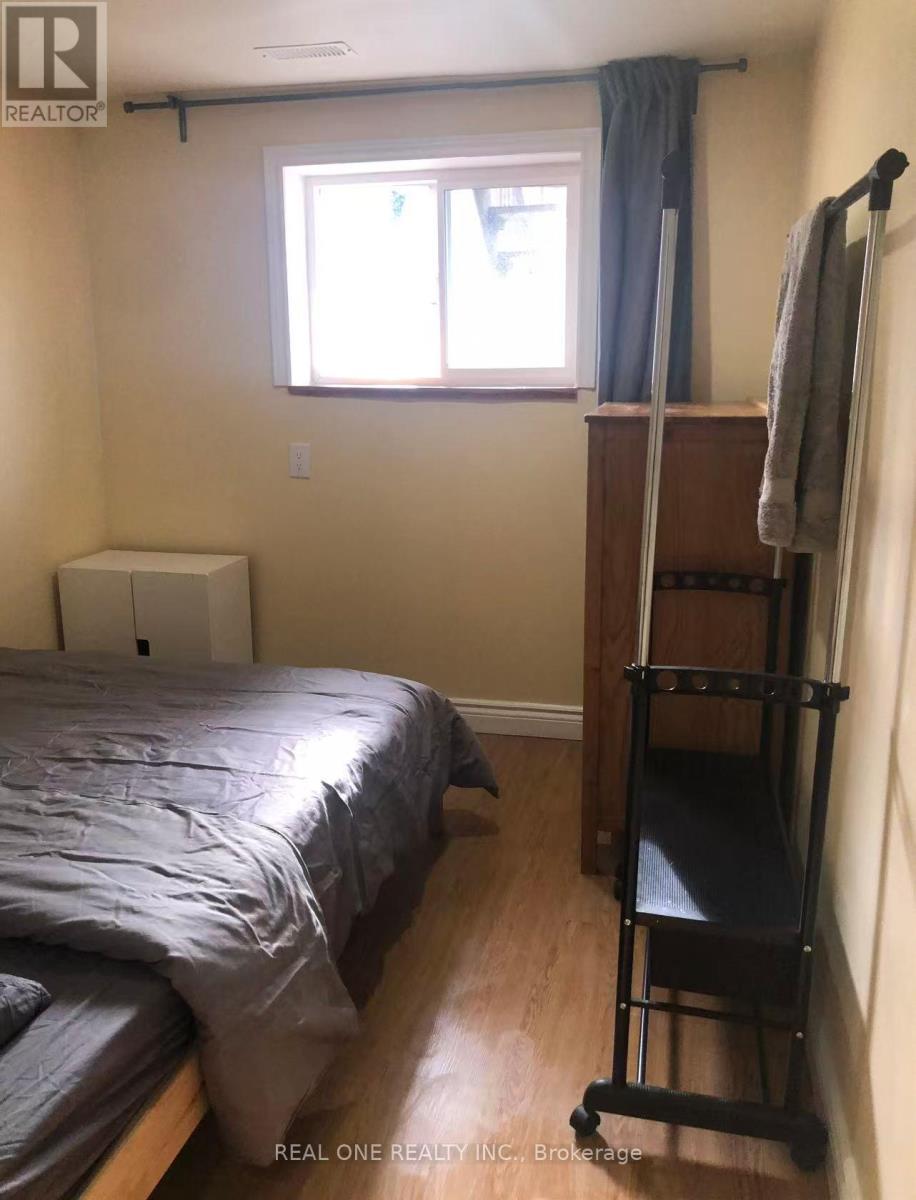 3397 Stoney Crescent, Mississauga, ON - Indoor Photo Showing Bedroom