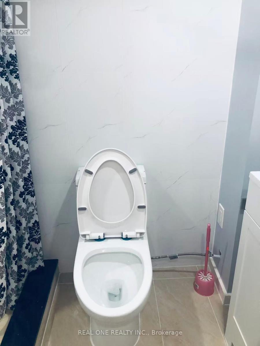 3397 Stoney Crescent, Mississauga, ON - Indoor Photo Showing Bathroom