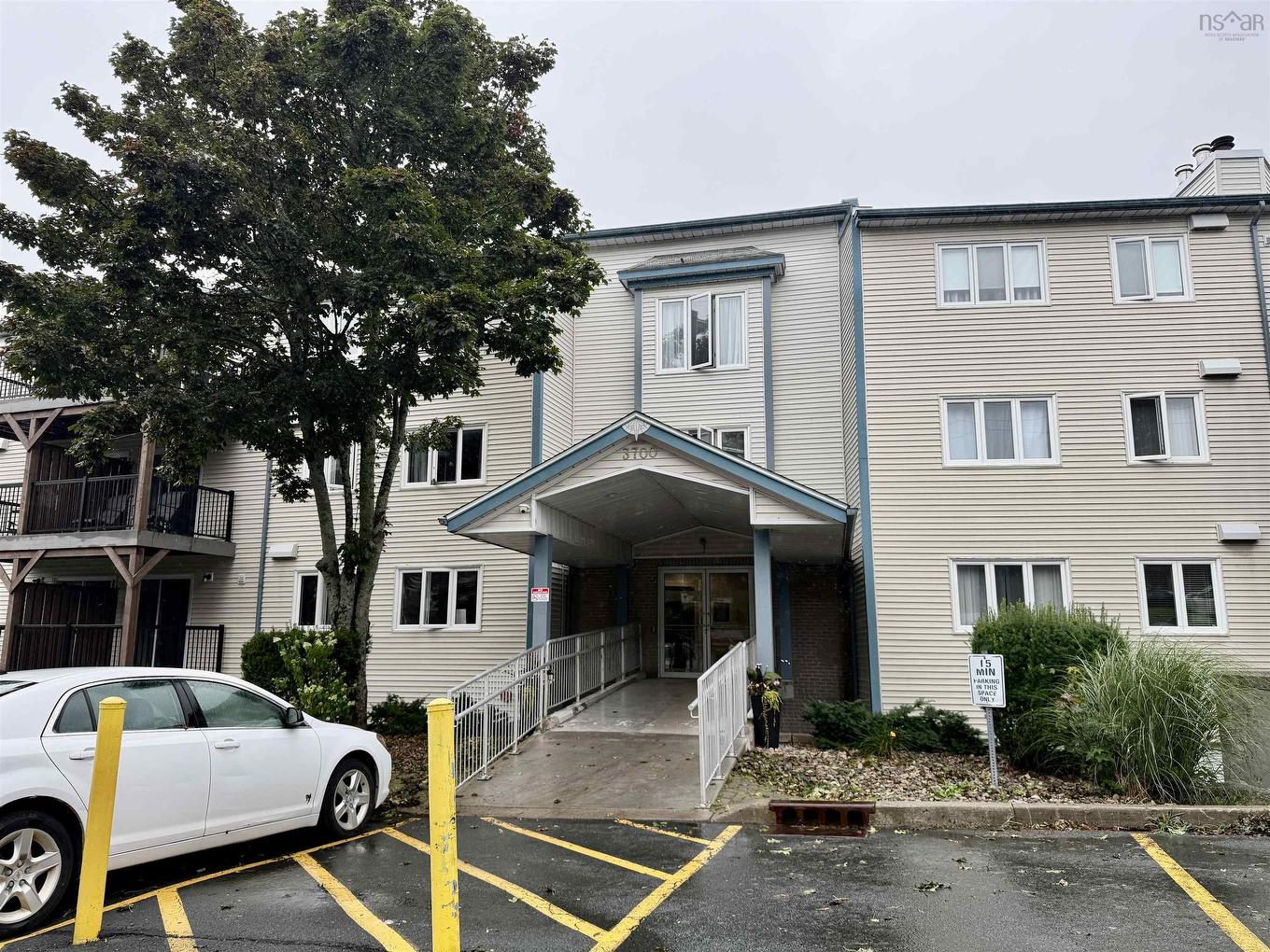 302 3700 John Parr Drive, Halifax, NS - Outdoor