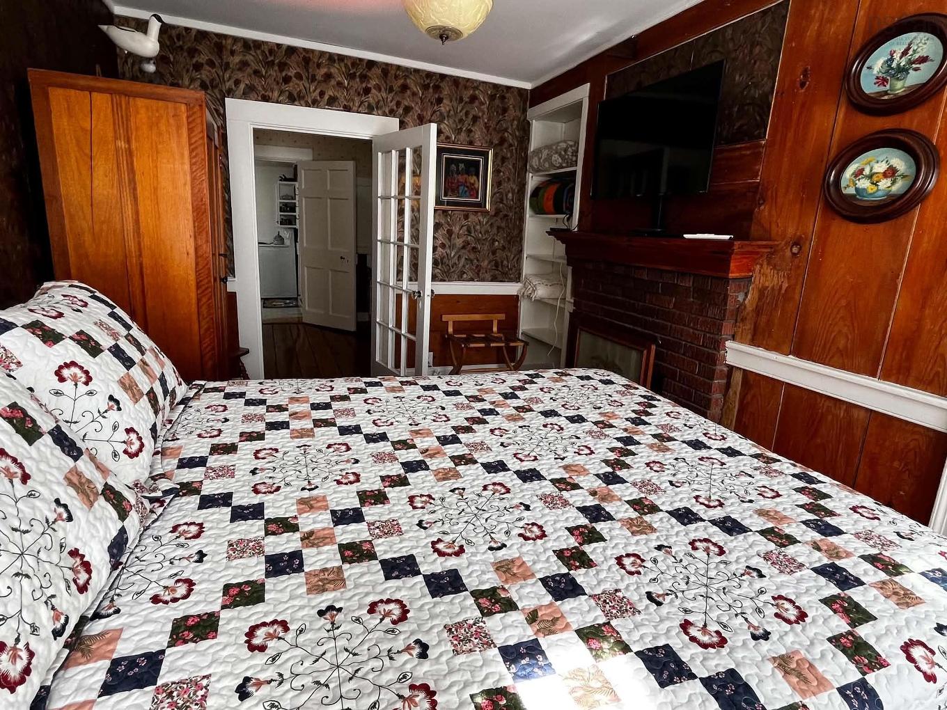 172 Water Street, Shelburne, NS - Indoor Photo Showing Bedroom