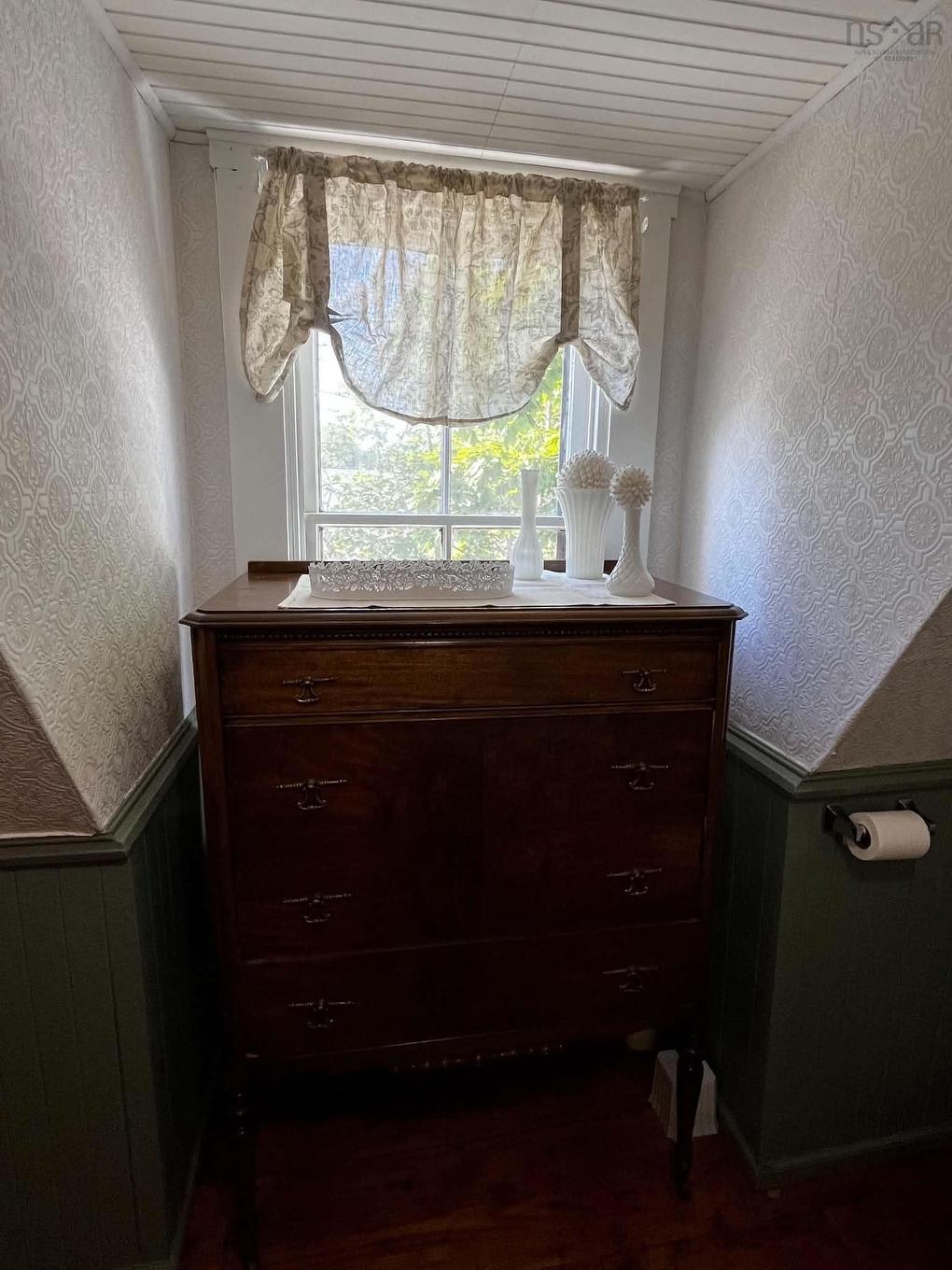 172 Water Street, Shelburne, NS - Indoor