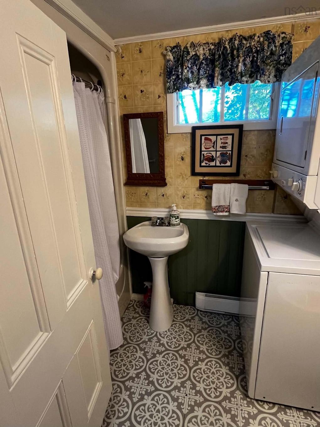172 Water Street, Shelburne, NS - Indoor