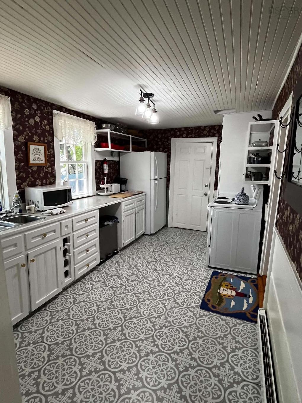 172 Water Street, Shelburne, NS - Indoor Photo Showing Kitchen