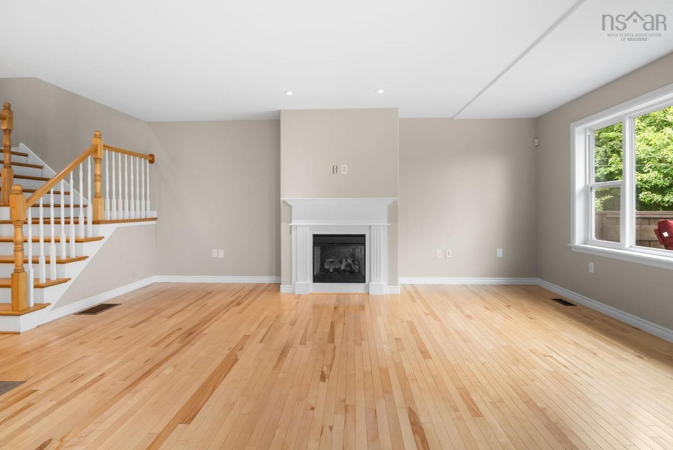 38 Coldstream Run, Dartmouth, NS - Indoor Photo Showing Living Room With Fireplace