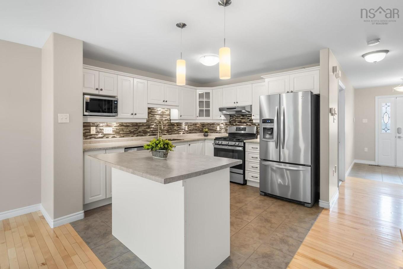 38 Coldstream Run, Dartmouth, NS - Indoor Photo Showing Kitchen With Upgraded Kitchen