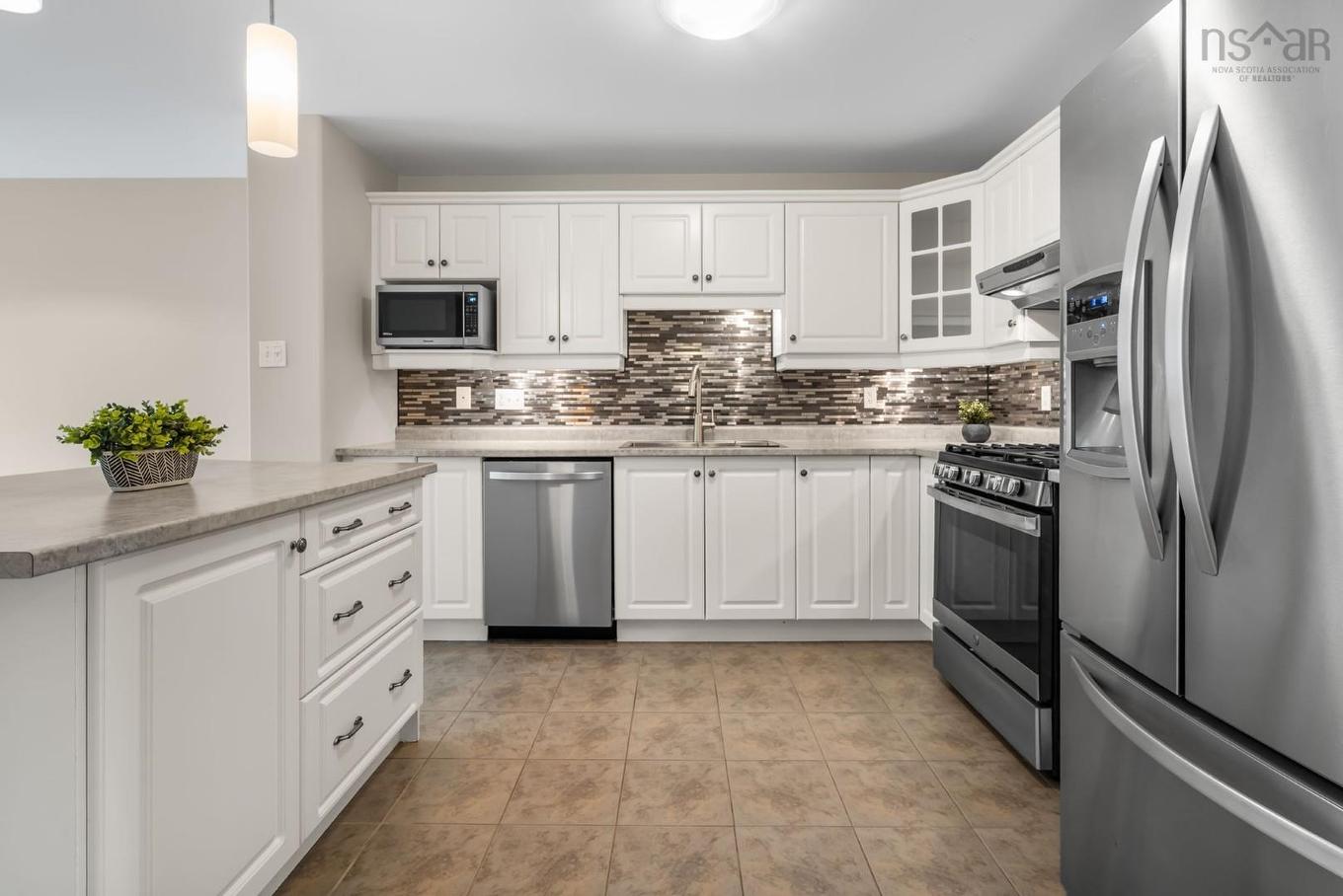 38 Coldstream Run, Dartmouth, NS - Indoor Photo Showing Kitchen With Upgraded Kitchen