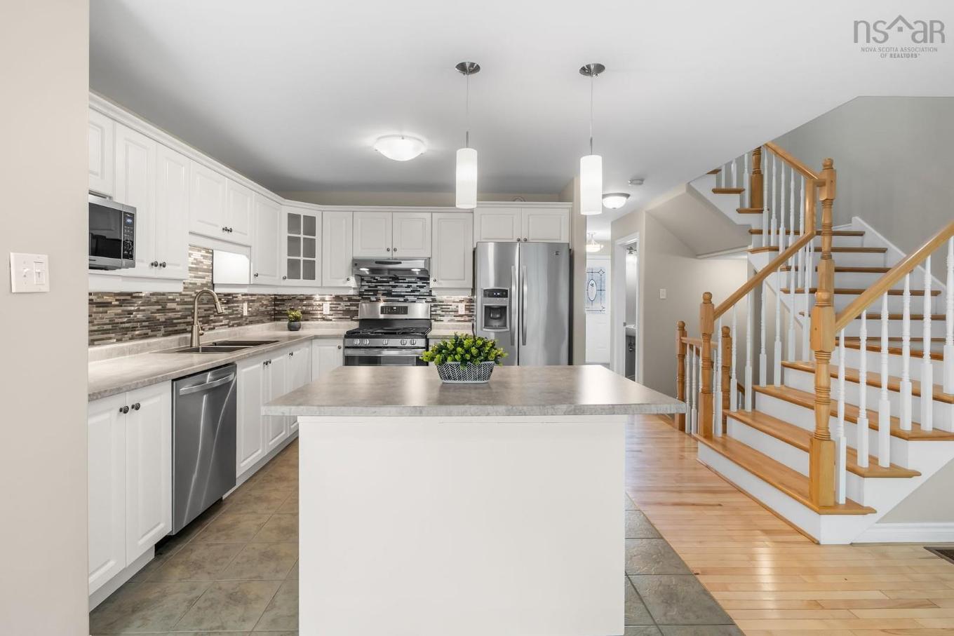 38 Coldstream Run, Dartmouth, NS - Indoor Photo Showing Kitchen With Upgraded Kitchen