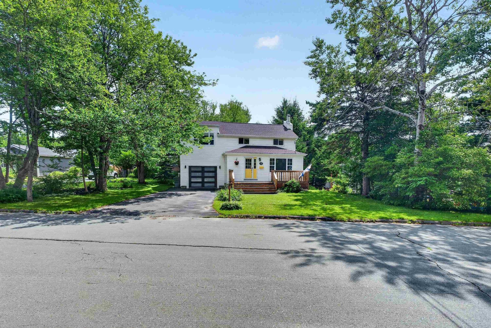 16 Wilcot Lane, Dartmouth, NS - Outdoor