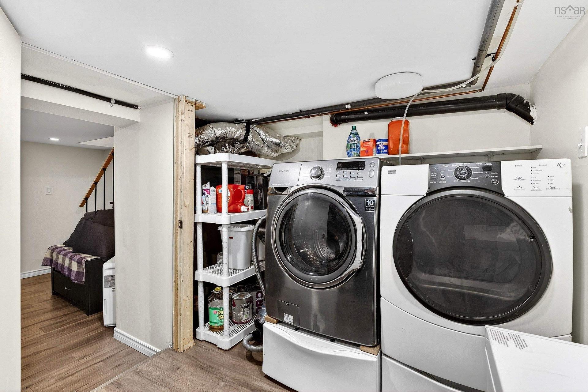 16 Wilcot Lane, Dartmouth, NS - Indoor Photo Showing Laundry Room
