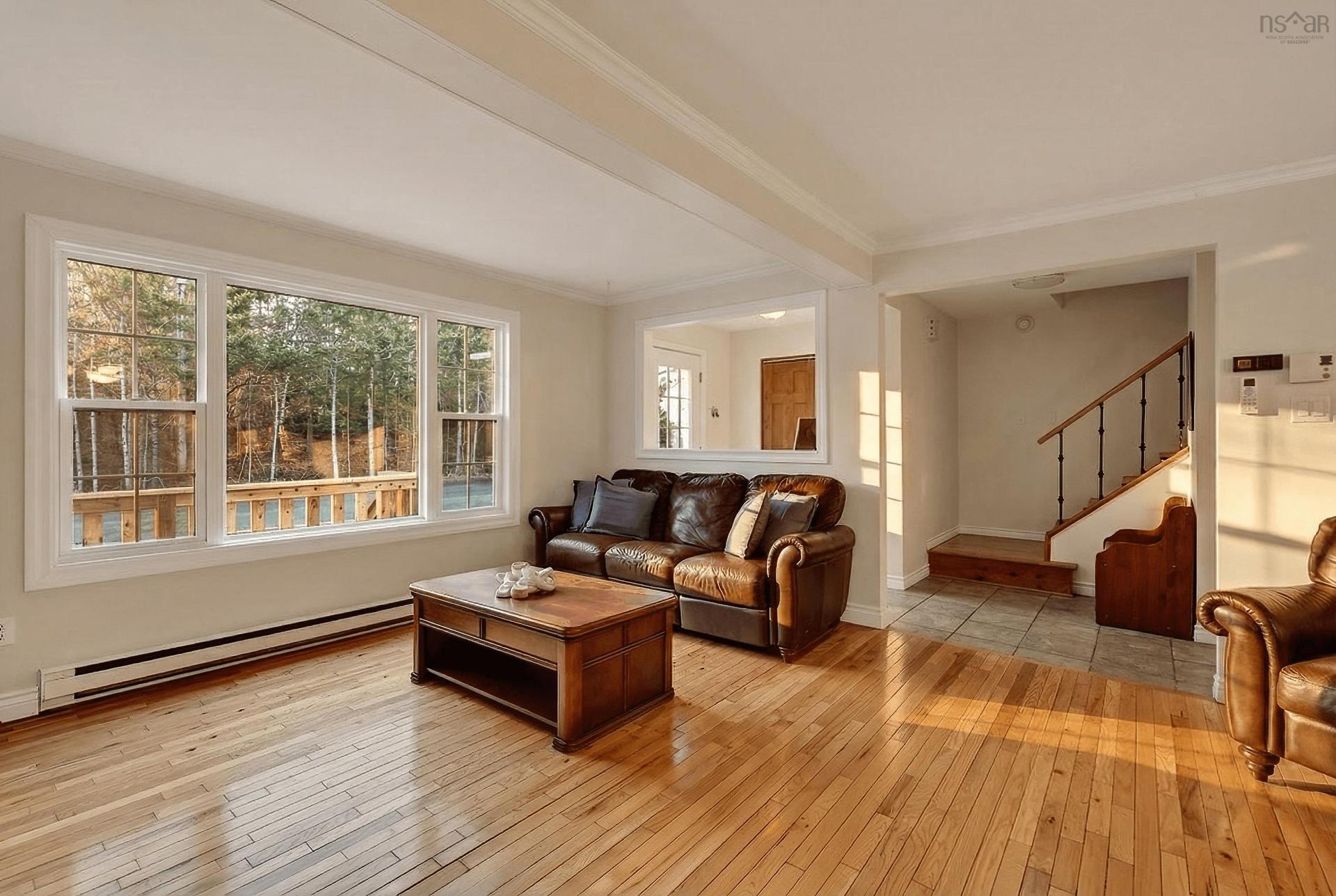 16 Wilcot Lane, Dartmouth, NS - Indoor Photo Showing Living Room