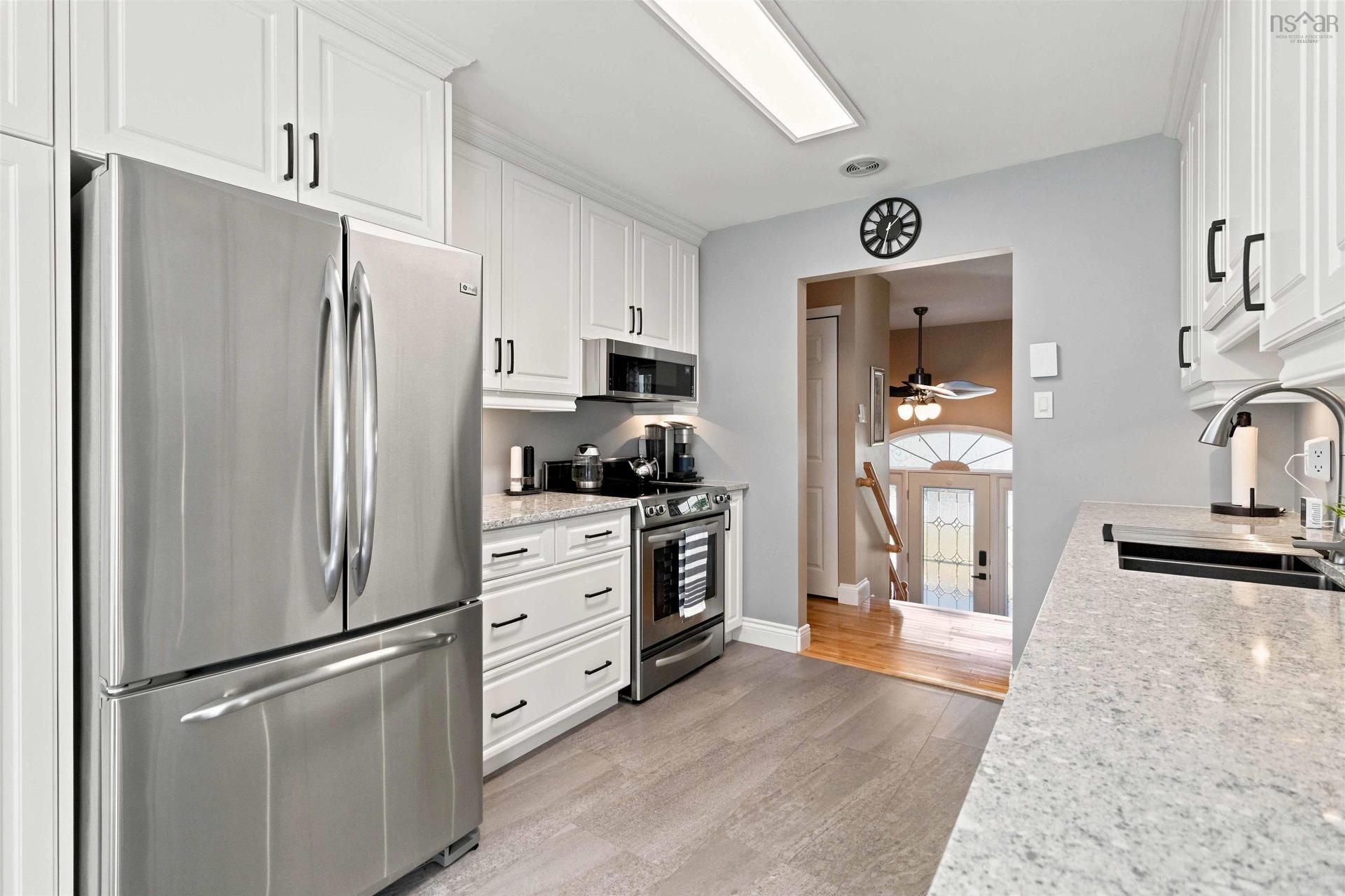 18 P Thomas Drive, Dartmouth, NS - Indoor Photo Showing Kitchen