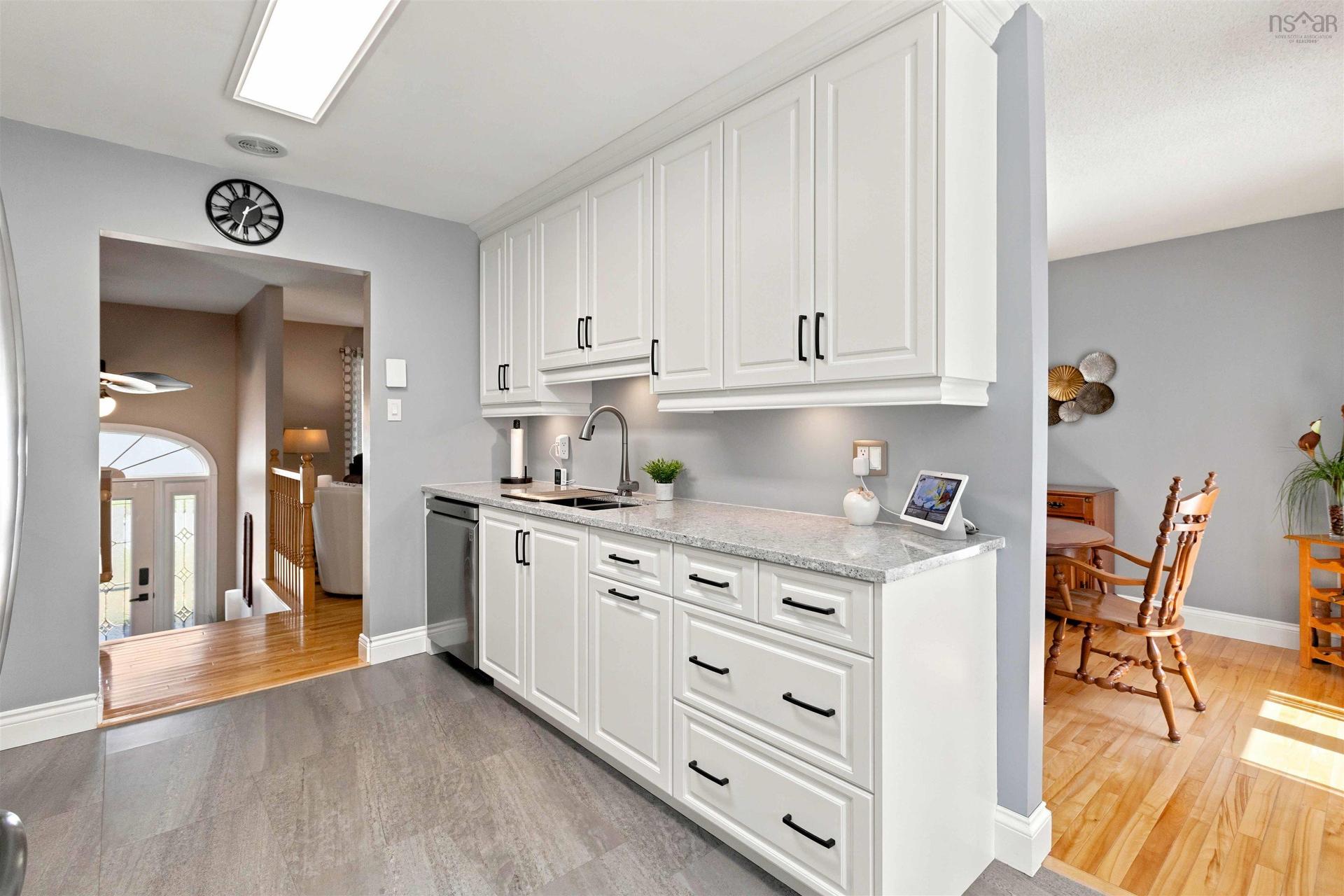 18 P Thomas Drive, Dartmouth, NS - Indoor Photo Showing Kitchen