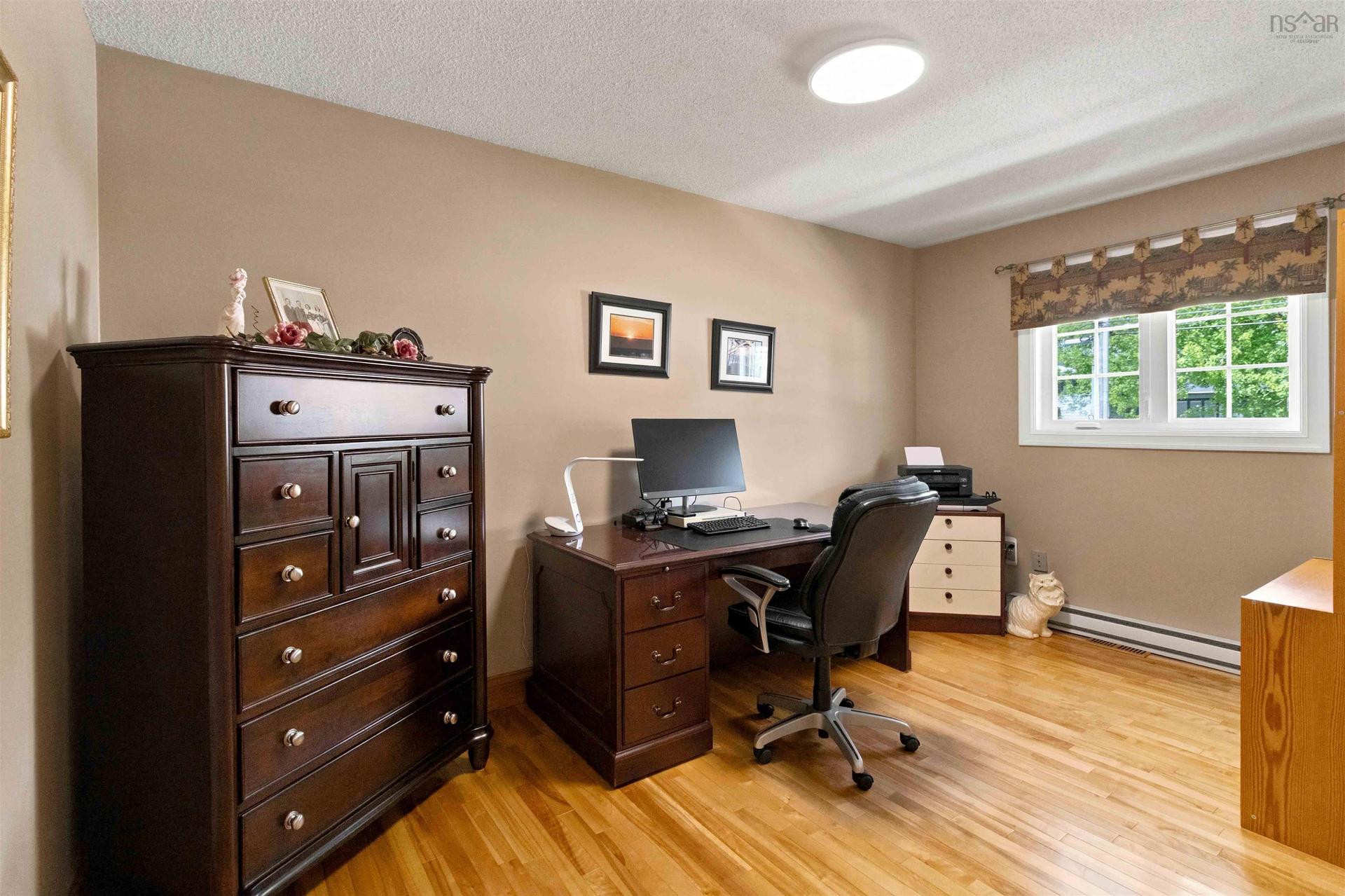 18 P Thomas Drive, Dartmouth, NS - Indoor Photo Showing Office