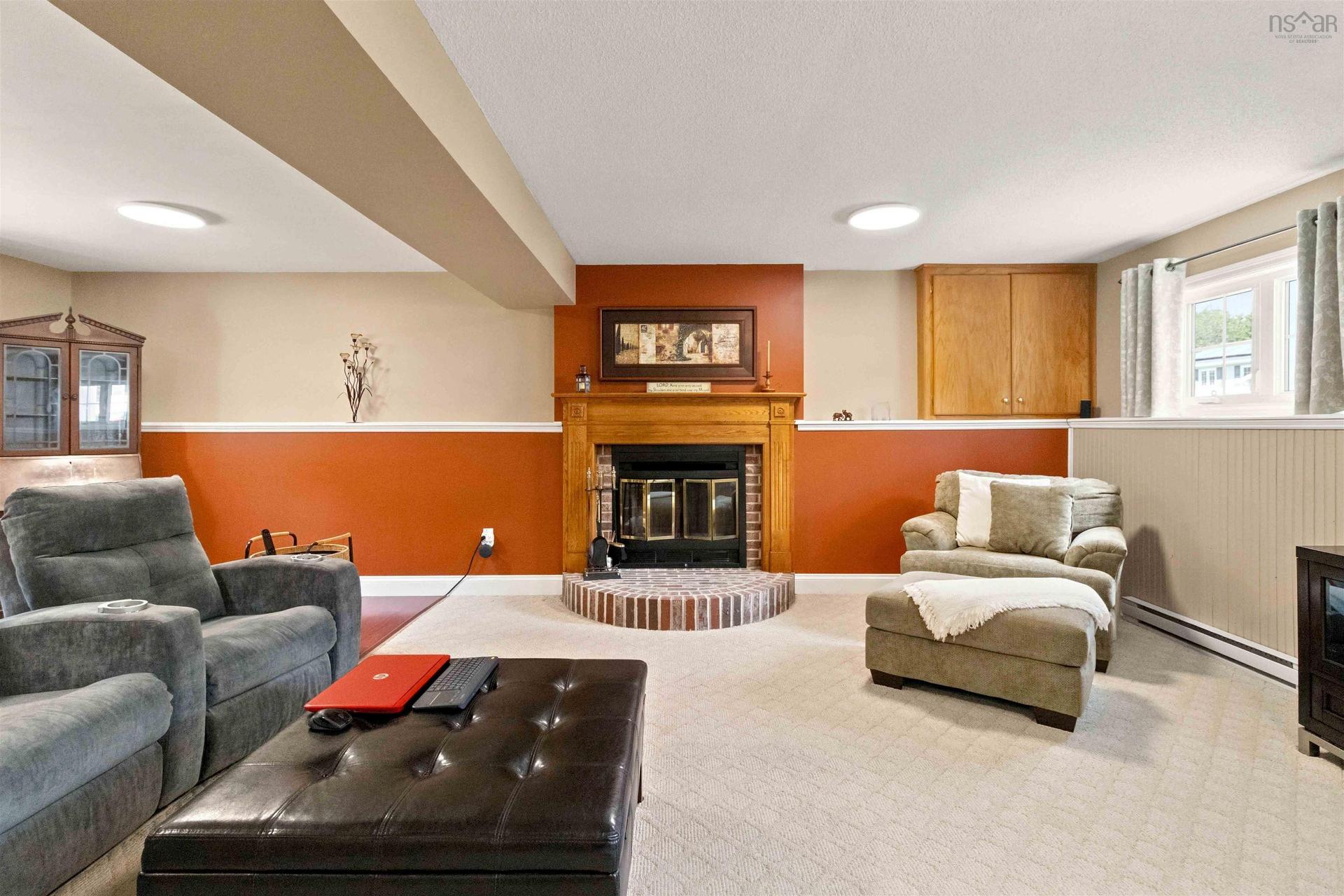 18 P Thomas Drive, Dartmouth, NS - Indoor Photo Showing Living Room With Fireplace