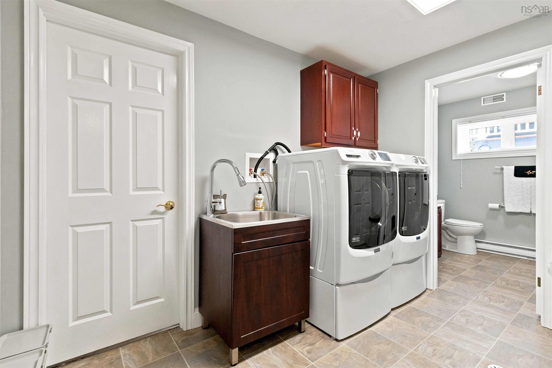 18 P Thomas Drive, Dartmouth, NS - Indoor Photo Showing Laundry Room