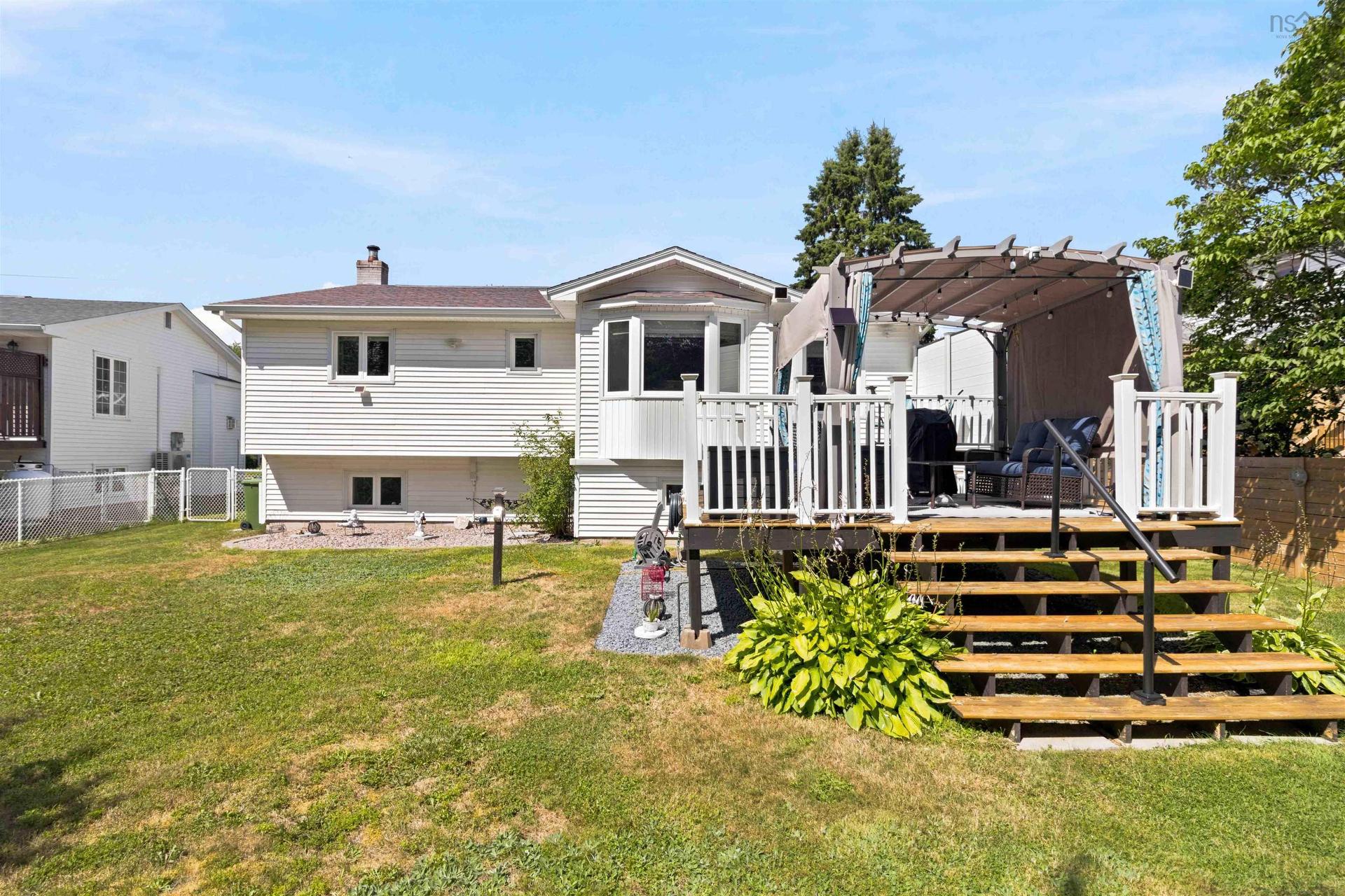 18 P Thomas Drive, Dartmouth, NS - Outdoor With Deck Patio Veranda