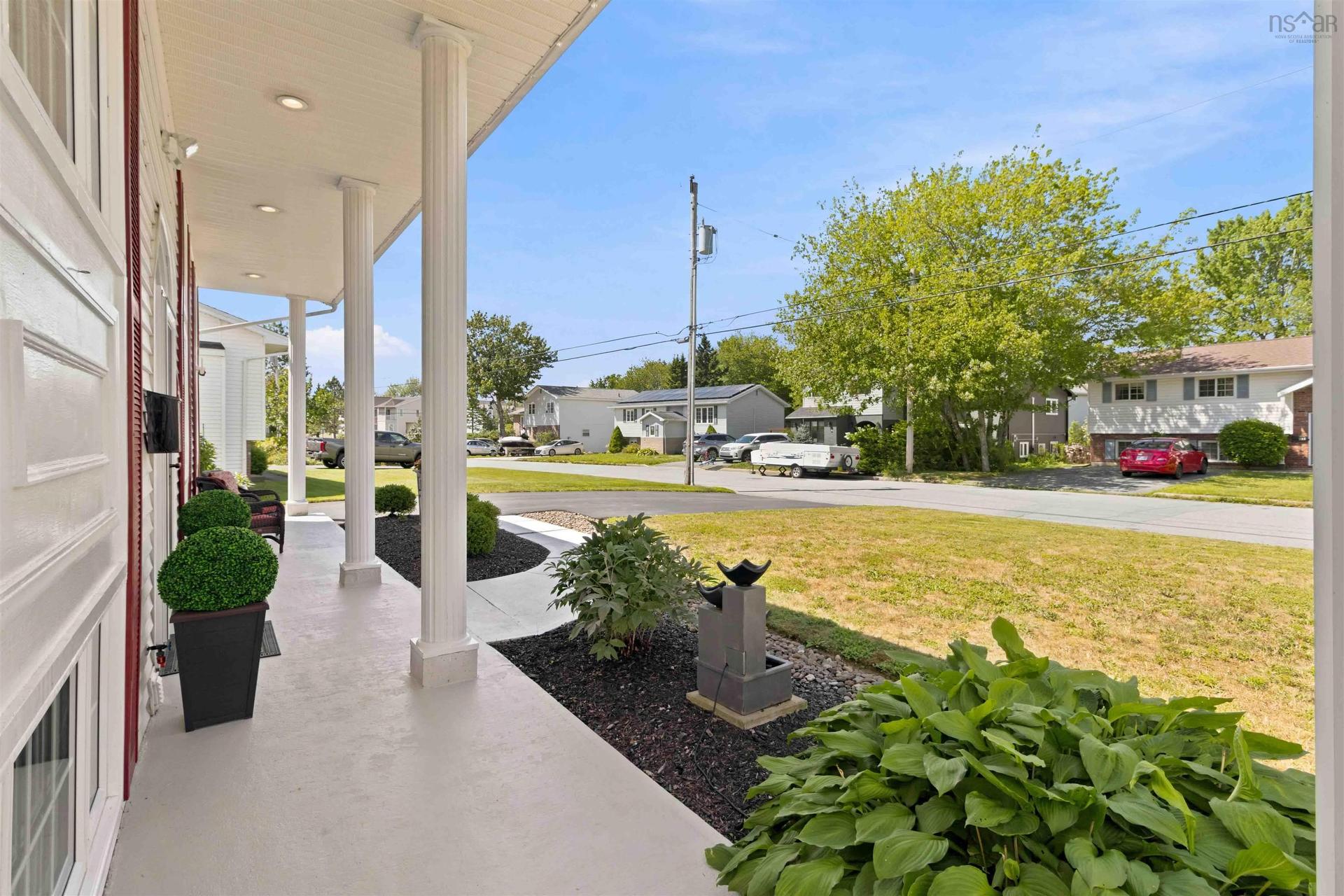 18 P Thomas Drive, Dartmouth, NS - Outdoor
