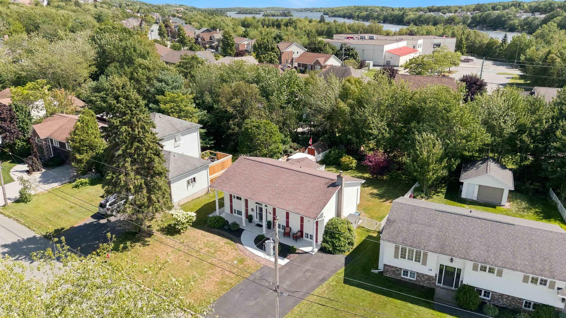 18 P Thomas Drive, Dartmouth, NS - Outdoor