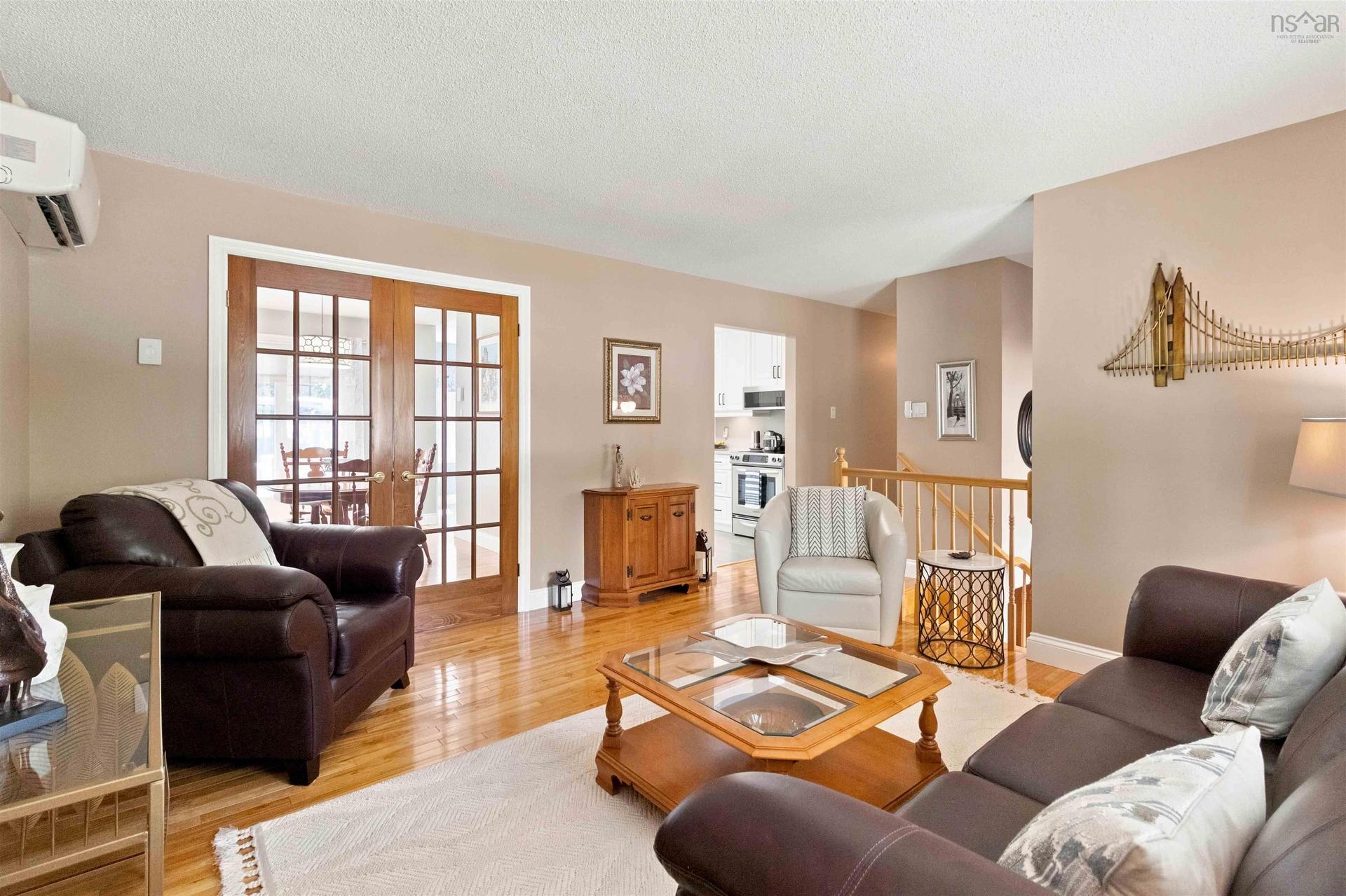 18 P Thomas Drive, Dartmouth, NS - Indoor Photo Showing Living Room