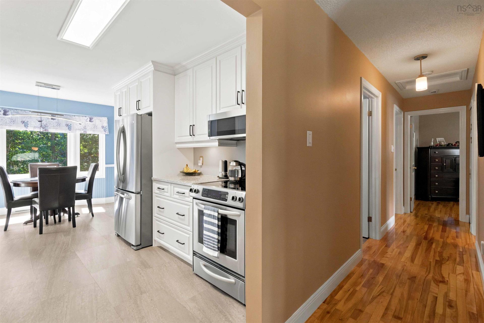 18 P Thomas Drive, Dartmouth, NS - Indoor Photo Showing Kitchen