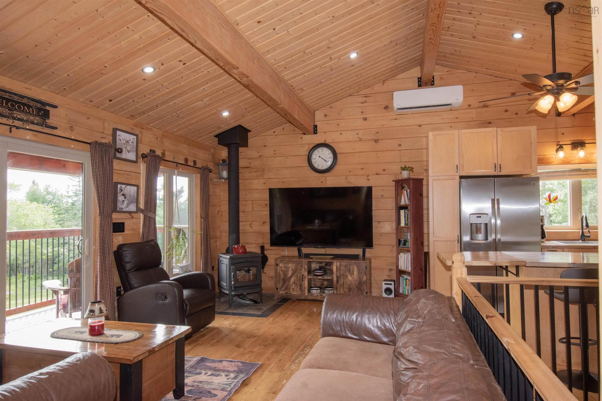 2250 Sandy Point Road, Sandy Point, NS - Indoor Photo Showing Living Room