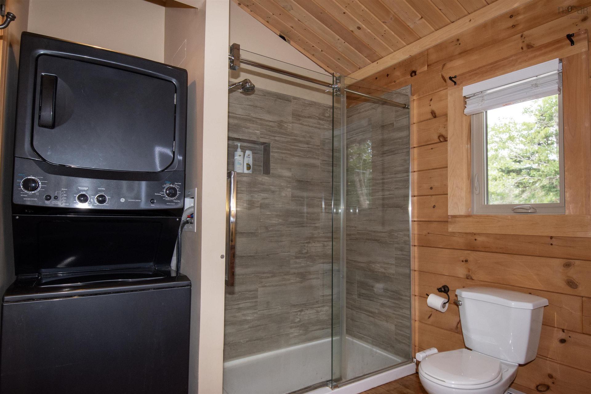 2250 Sandy Point Road, Sandy Point, NS - Indoor Photo Showing Bathroom