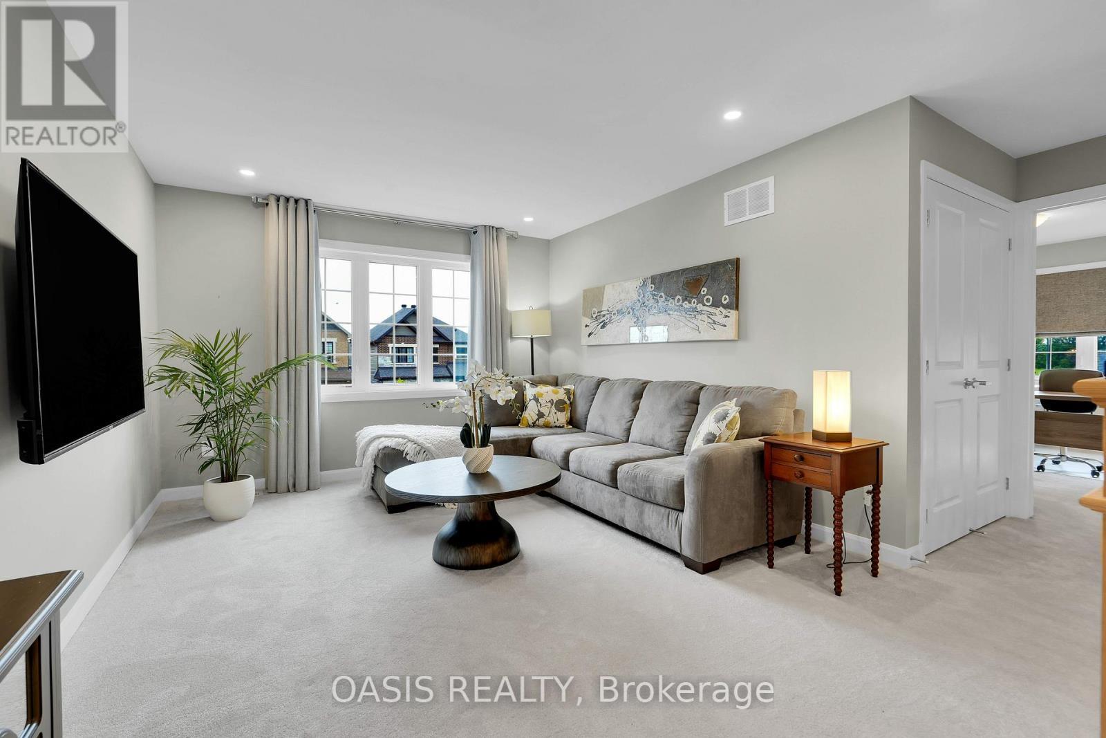 80 Lantern Road, Ottawa, ON - Indoor Photo Showing Living Room