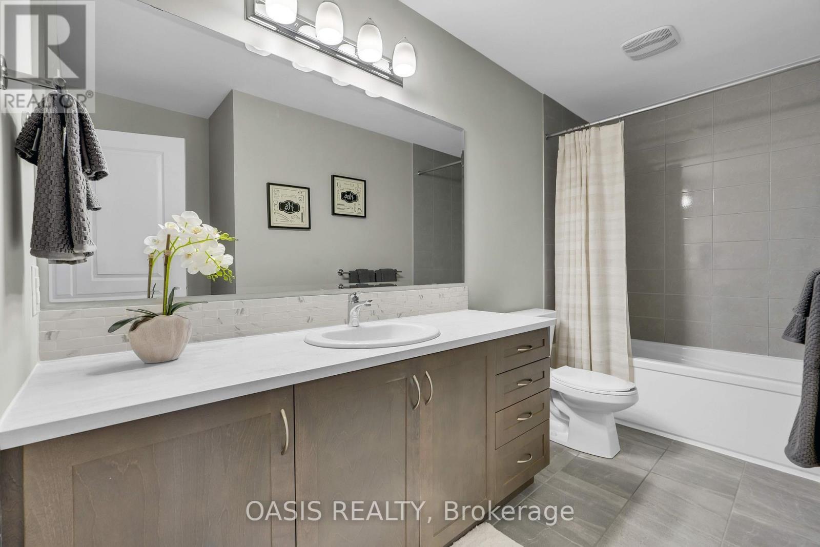 80 Lantern Road, Ottawa, ON - Indoor Photo Showing Bathroom
