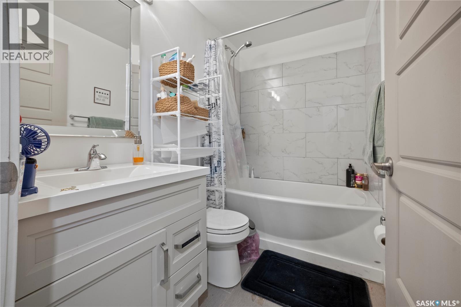 8726 Archer Lane, Regina, SK - Indoor Photo Showing Bathroom