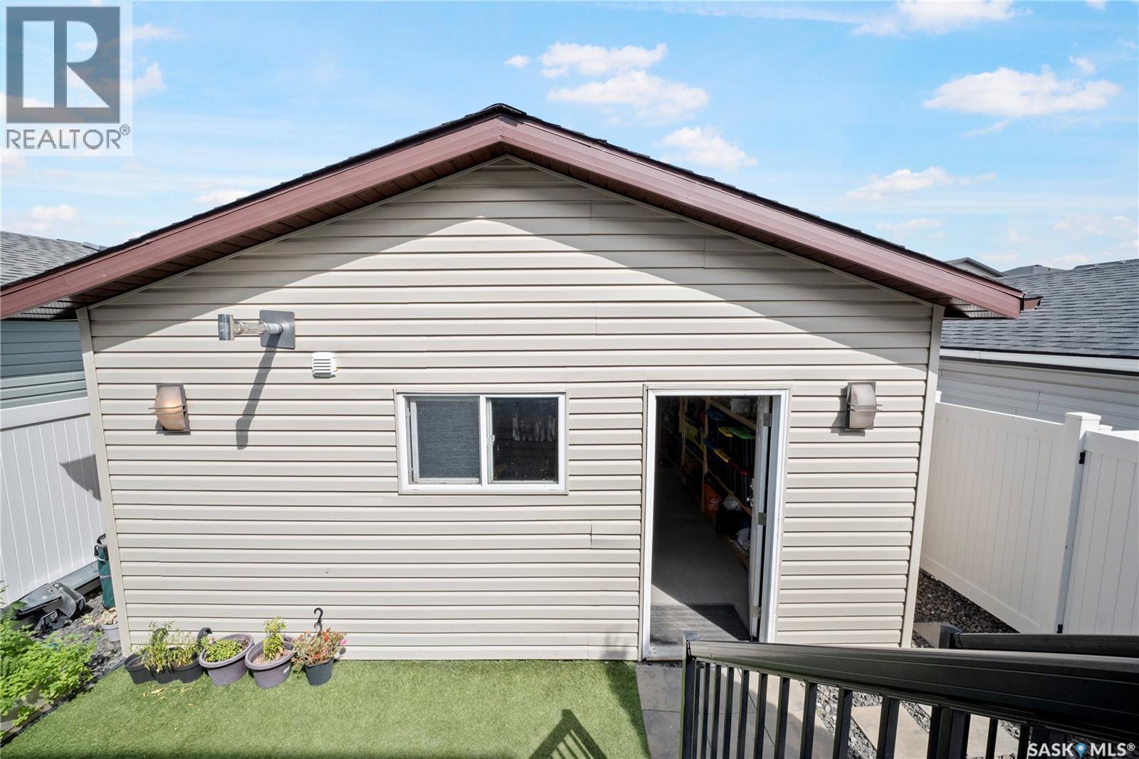 8726 Archer Lane, Regina, SK - Outdoor With Exterior