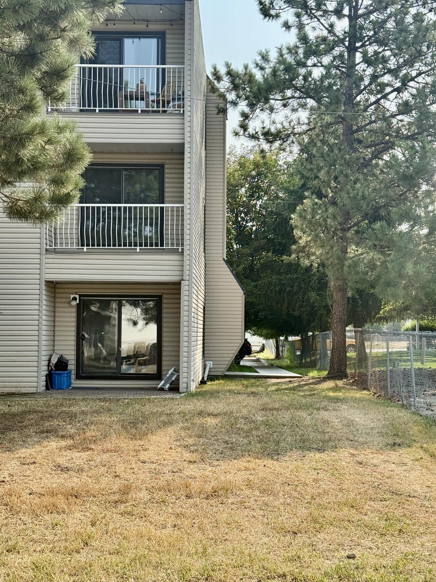 210-1108 23Rd N Avenue, Cranbrook, BC - Outdoor