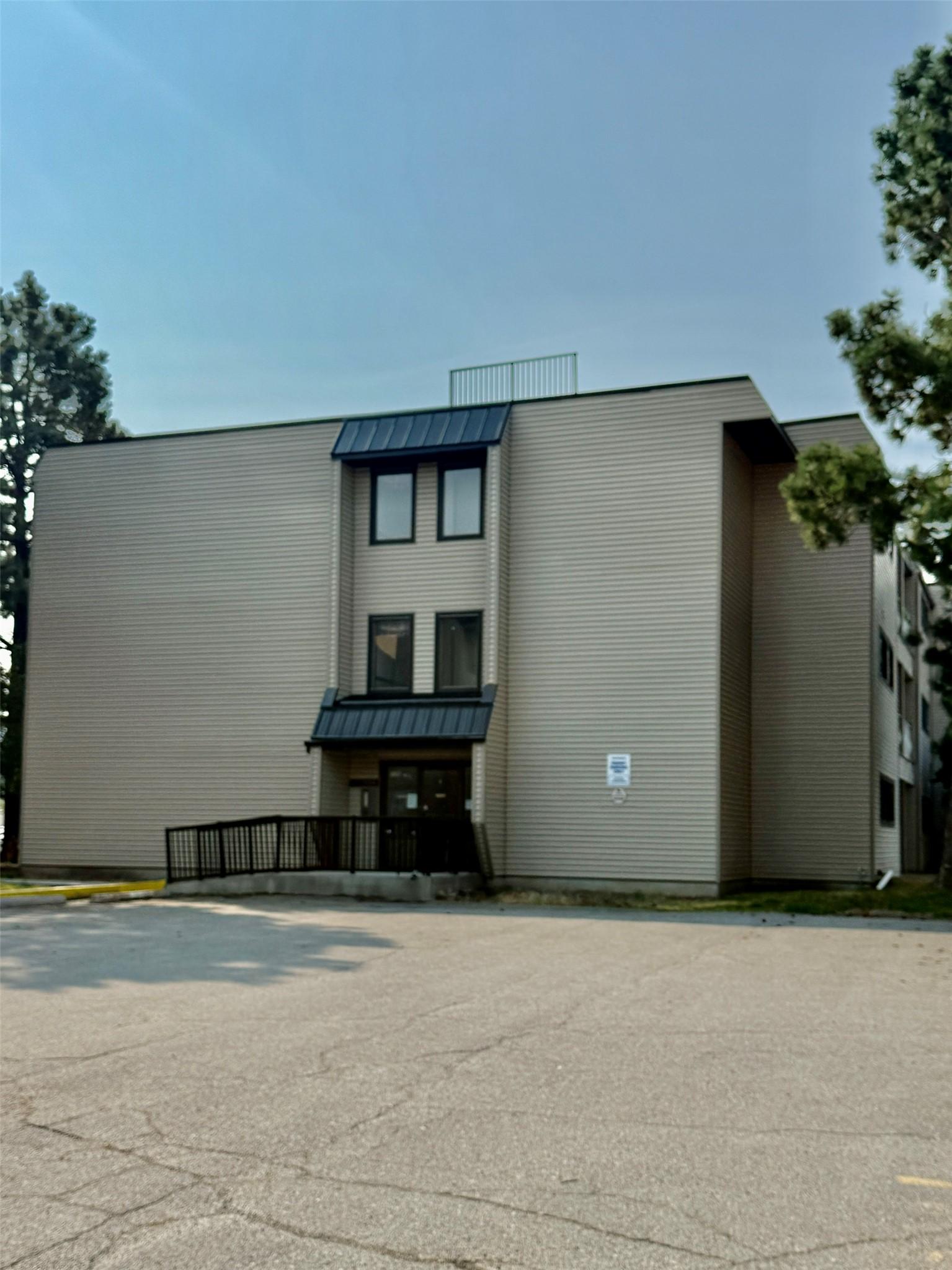 210-1108 23Rd N Avenue, Cranbrook, BC - Outdoor