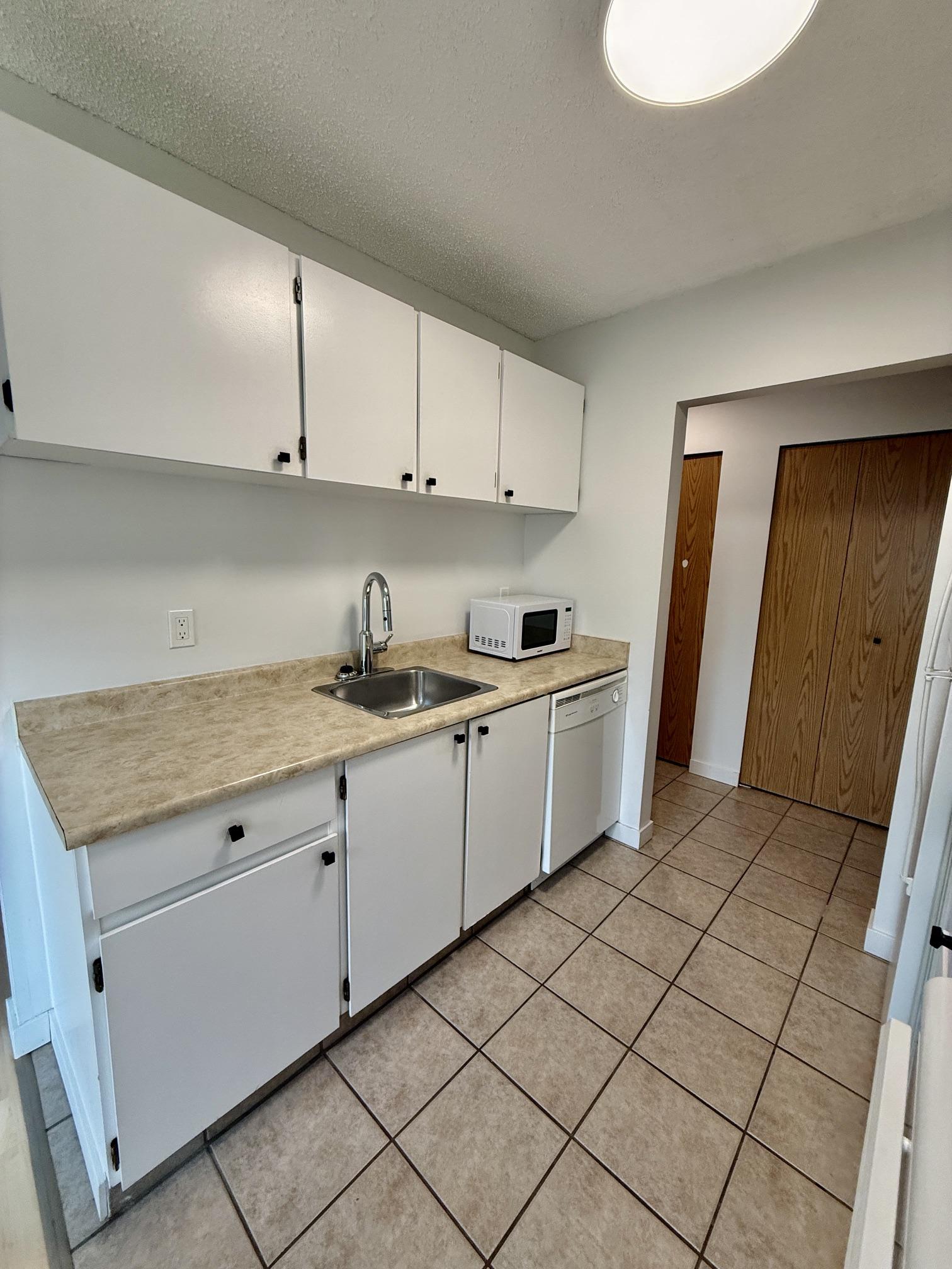 210-1108 23Rd N Avenue, Cranbrook, BC - Indoor Photo Showing Kitchen