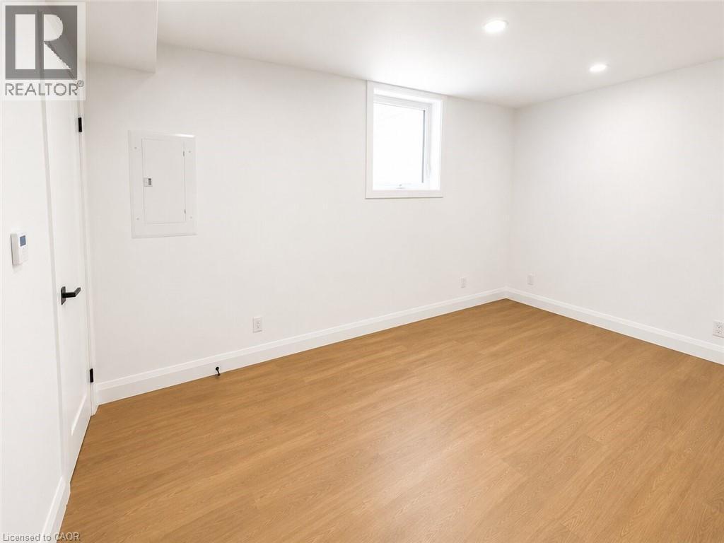 17 White Avenue Unit# 1 Gs, North York, ON - Indoor Photo Showing Other Room