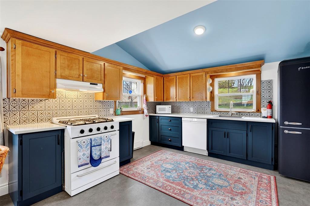 9 Bareneed Road, Bareneed, NL - Indoor Photo Showing Kitchen With Upgraded Kitchen