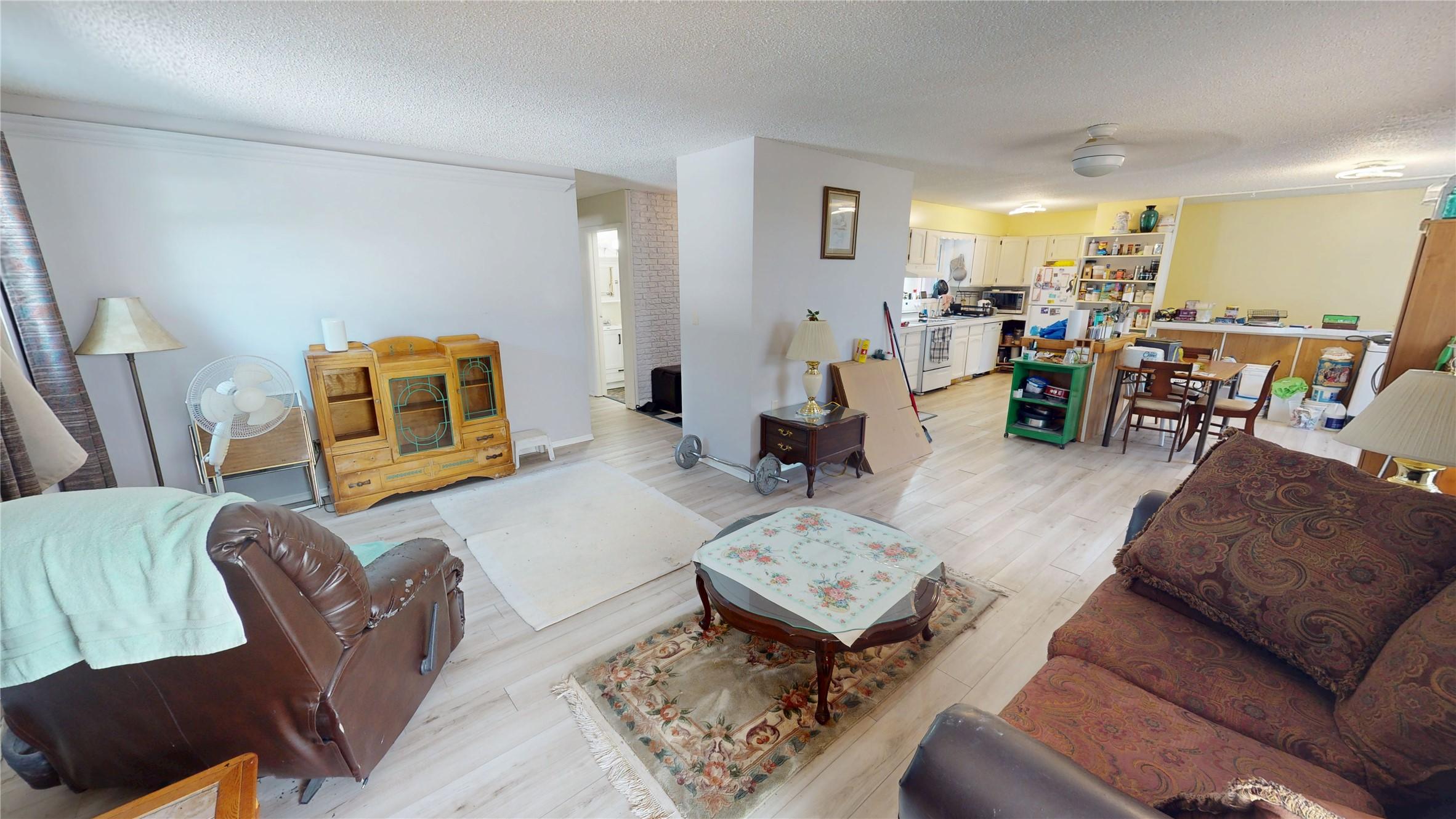 521 26Th Avenue, Cranbrook, BC - Indoor Photo Showing Living Room